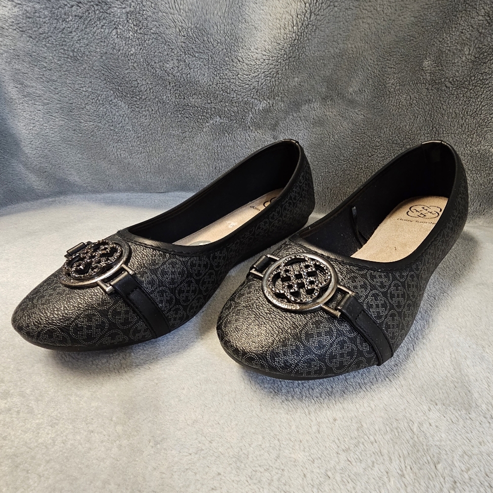 Black ballet flats